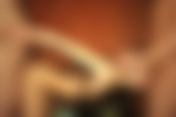 למה גברים רוצים להצטרף לזוג לשלישייה