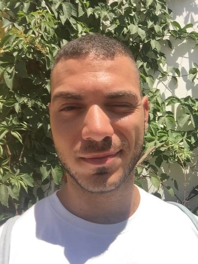 מחפש עניין