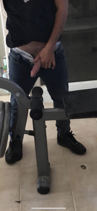 מעוניין להיצטרף לזוג נקי מאוד שנראה טוב שמוכן לפאן.